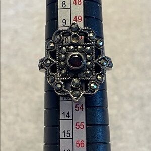 VINTAGE ART DECO STERLING SILVER GARNET W/ MARCASITE BAND RING ~ SIZE 5.75 to 6